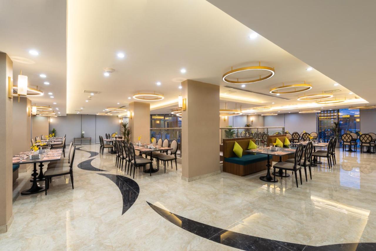 Warwick Riyadh Al Wezarat Bagian luar foto